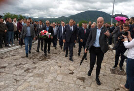 Dodik: Priča o Srebrenici je od početka bila lažna