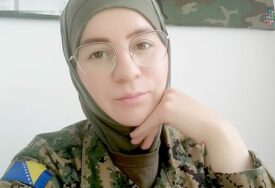 Pripadnica Oružanih snaga BiH zbog hidžaba mora napustiti posao: “Dovedena sam u situaciju da biram…”