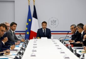 Francuska proglasila vanredno stanje na Novoj Kaledoniji