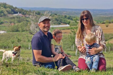 Ivana i Dragan su riješili da žive s djecom u selu, vratili se na djedovinu i otvorili prvi MUZEJ ŠUME