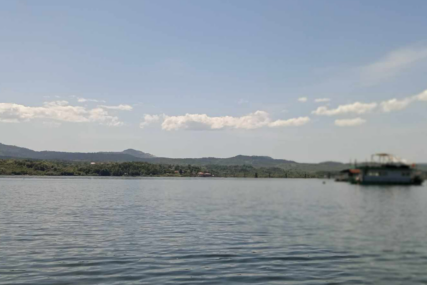Posjetili smo jezero Modrac koje je nepravedno zapostavljeno! (FOTO)