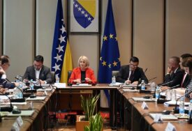 Vijeće ministara BiH o prilivu migranata i sigurnosnoj situaciji u privremenim prihvatnim centrima