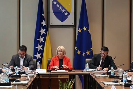 Vijeće ministara BiH o prilivu migranata i sigurnosnoj situaciji u privremenim prihvatnim centrima