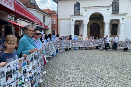 Majke Srebrenice i ovog 11. se okupile u Tuzli: Dok smo žive, borit ćemo se