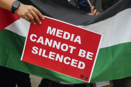 Reporteri bez granica osuđuju odluku Izraela da zatvori Al Jazeeru