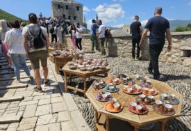 Turisti sa svih kontinenata "preplavili" Mostar, očekuje se rekordna sezona (FOTO)