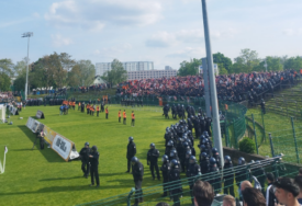 Njemačka: Na utakmici povrijeđeno 155 policajaca! (VIDEO)