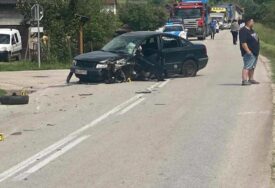Teška nesreća kod Bratunca: Direktan sudar dva automobila (VIDEO)