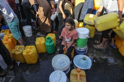 POTRESNE SCENE Ovako izgleda svakodnevna borba za čistu vodu u Palestini dok traju napadi izraelskih zločinaca (FOTO)