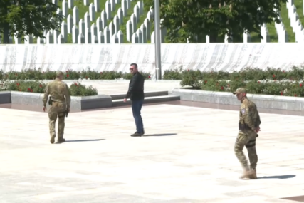 Pojačano prisustvo policije u Potočarima:  Memorijalni centar otvoren za posjetioce