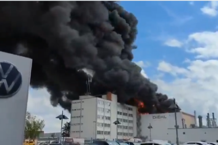 Toksičan oblak dima nad Berlinom: Bukti požar u fabrici punoj hemikalija, djeca zatvorena u školama