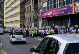 Nezadovoljni radnici danas na ulicama Sarajeva: "Smanjite poreze i doprinose, rasteretite cijenu rada"