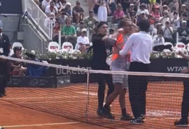 Novi skandal na turniru u Rimu, obezbjeđenje ponovo zakazalo (VIDEO)