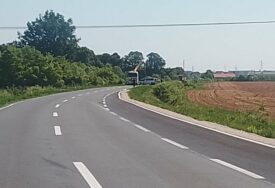 Teška saobraćajna nesreća na magistralnom putu Srebrenik-Orašje, saobraćaj preusmjeren na lokalne obilaznice