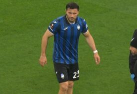 Loša vijest za Barbareza: Sead Kolašinac se povrijedio u ranoj fazi utakmice