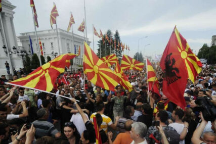 sjeverna makedonija zastave protest