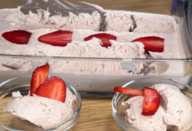 Vikend poslastica: Sladoled od jagoda i jogurta, koji možete napraviti sami