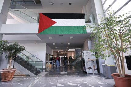 Ljubljana: Studenti zauzeli predavaonicu Fakulteta društvenih nauka u znak podrške Palestini (FOTO)