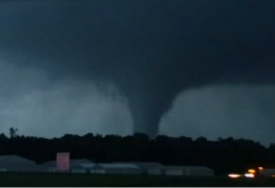 VIDEO Tornado smrti poharao jug SAD-a: Najmanje 14 mrtvih ljudi. Stotine zgrada je razorio