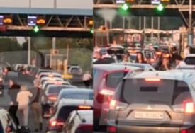 (VIDEO) Nesvakidašnja scena: Vozači se potukli na graničnom prijelazu Bajakovo