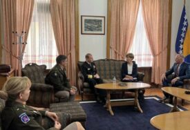 Helez s admiralom Munschom: BiH napreduje na putu ka punopravnom članstvu u NATO savezu