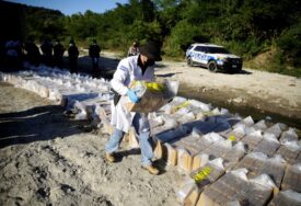Vlasti El Salvadora zapalile 2,7 tona kokaina u vrijednosti od 67,5 miliona dolara