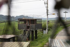 Južna Koreja ispalila metke upozorenja na vojnike Sjeverne Koreje