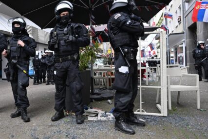 Njemačka: Povrijeđeno devet policajaca u sukobu sa navijačima Srbije