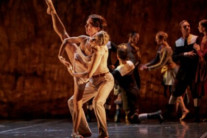 KOREOGRAFIJA KOJA SE RIJETKO VIĐA  Gostovanje HNK Split u Narodnom pozorištu sa baletom "La stravaganza/Noces"