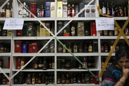 Masovno trovanje alkoholom u Indiji. Umrle 34 osobe, 80 ih u bolnici