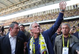 Jose Mourinho predstavljen kao novi trener Fenerbahcea (FOTO)