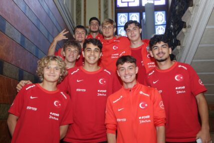 Nauka prije svega: Mladi turski fudbaleri test za upis na univerzitet polagali tokom turnira u Zagrebu