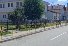 U Brčkom postavljene nove zaštitne ograde ispred škola