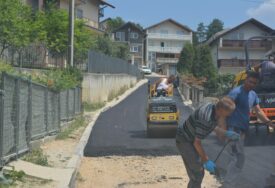 Počeli radovi na asfaltiranju ulice Mitra Šućura