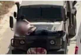 Izraelska vojska ranjenog Palestinca vezala za haubu džipa, vojska najavljuje istragu (VIDEO)