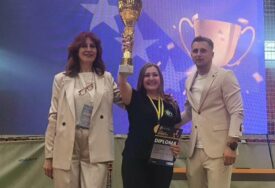 Na prvenstvu frizera BiH Zorica Knežević postala državni prvak u ženskoj modnoj disciplini