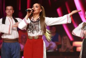 Hercegovka nastupila u finalu Zvezda Granda u narodnoj nošnji i postala hit na društvenim mrežama (VIDEO)
