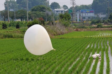 Pjongjang poslao 310 balona sa đubretom ka Južnoj Koreji