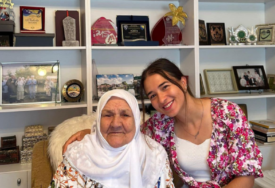 Nana Fata u društvu unuke Azre čestitala Bajram