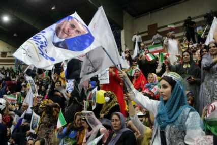 Iranci izlaze na birališta kako bi zamijenili predsjednika koji je poginuo u padu helikoptera