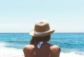 Kreme za sunčanje su neophodne, a evo kako ih pravilno koristiti da zaštitite svoju kožu od UV zračenja