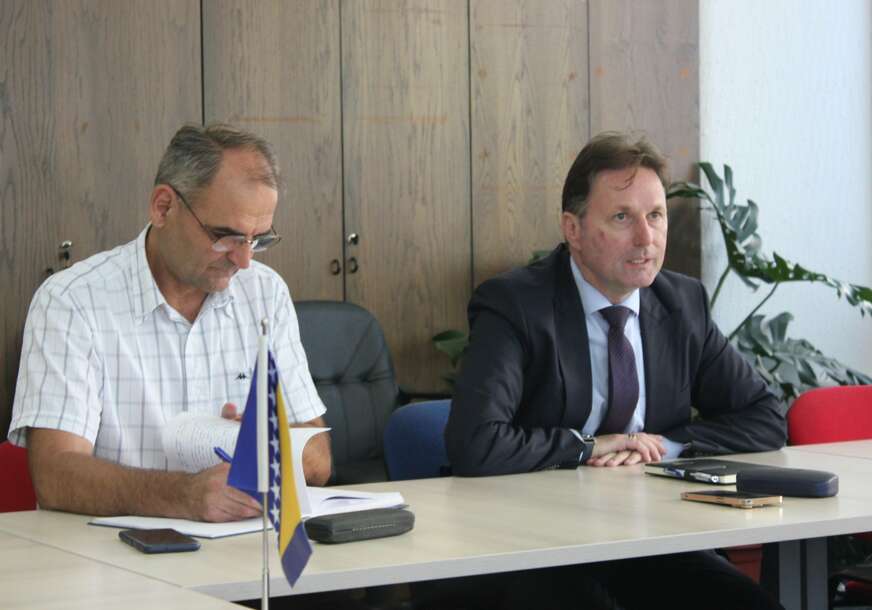 Vlada Federacije Bosne i Hercegovine