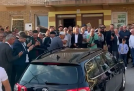 Slučaj u BiH: Mještani efendiji poklonili automobil za Bajram