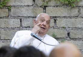 Papa Franjo: Svaki dan se molim da se završi rat u Gazi