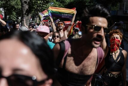 U Istanbulu održana zabranjena Povorka ponosa, policija uhapsila najmanje 15 ljudi