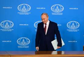 Putin predložio direktne mirovne pregovore s Ukrajinom, odredio i datum