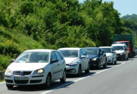 BIHAMK: Gužve na prilazima većim gradovima