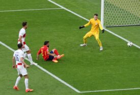 EURO 2024 Navijači Hrvatske svjedoče ponižavanju svoje reprezentacije u Njemačkoj (VIDEO)