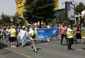 Zdravstveni radnici izašli na vreli sarajevski asfalt: "Nikada nije bilo gore!" (FOTO)