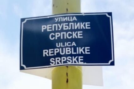 SREBRENICA Promijenjene table s nazivima ulica: Ulica Maršala Tita i zvanično Ulica Republike Srpske (FOTO)